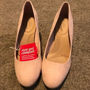 Brand new heels, very comfortable